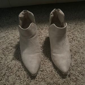 Fisace Pointed Toe Ankle Boots